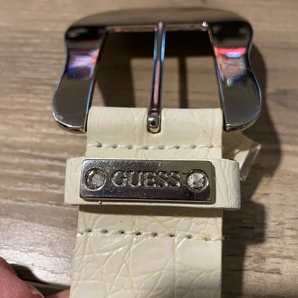 Guess white faux leather biker rocker belt w silver stars and Rhinestone accents